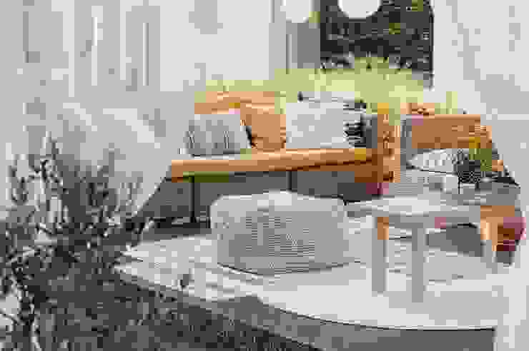In 4 Schritten zum Traumgarten Press profile homify Moderner Balkon, Veranda & Terrasse Plant, Table, Furniture, Comfort, Interior design, Outdoor furniture, Rectangle, Coffee table, Wood, Decoration