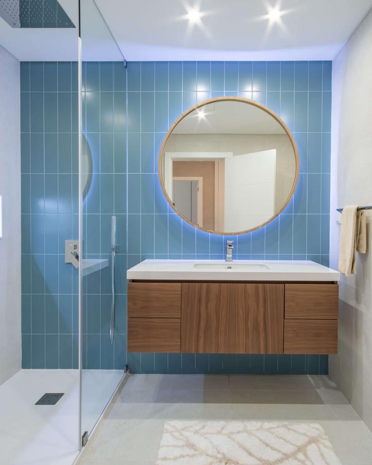 Apartamento Foz do Arelho URBANNA By Carmo&Pacheco Apartamento Espelho, Tocar, Encanamento, Afundar, Prédio, Propriedade, Espelho de maquiagem, Mobília, Pia do banheiro, Banheiro