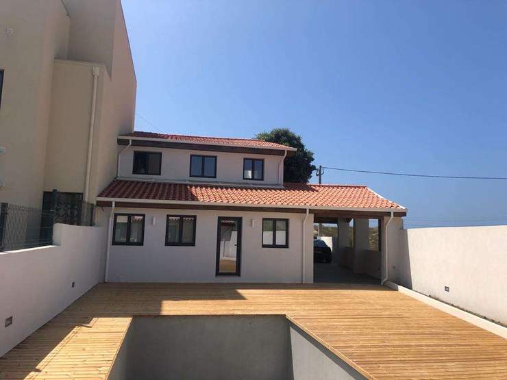 Fantástica Reabilitação de Moradia Unifamiliar em Miramar 21 Imagens